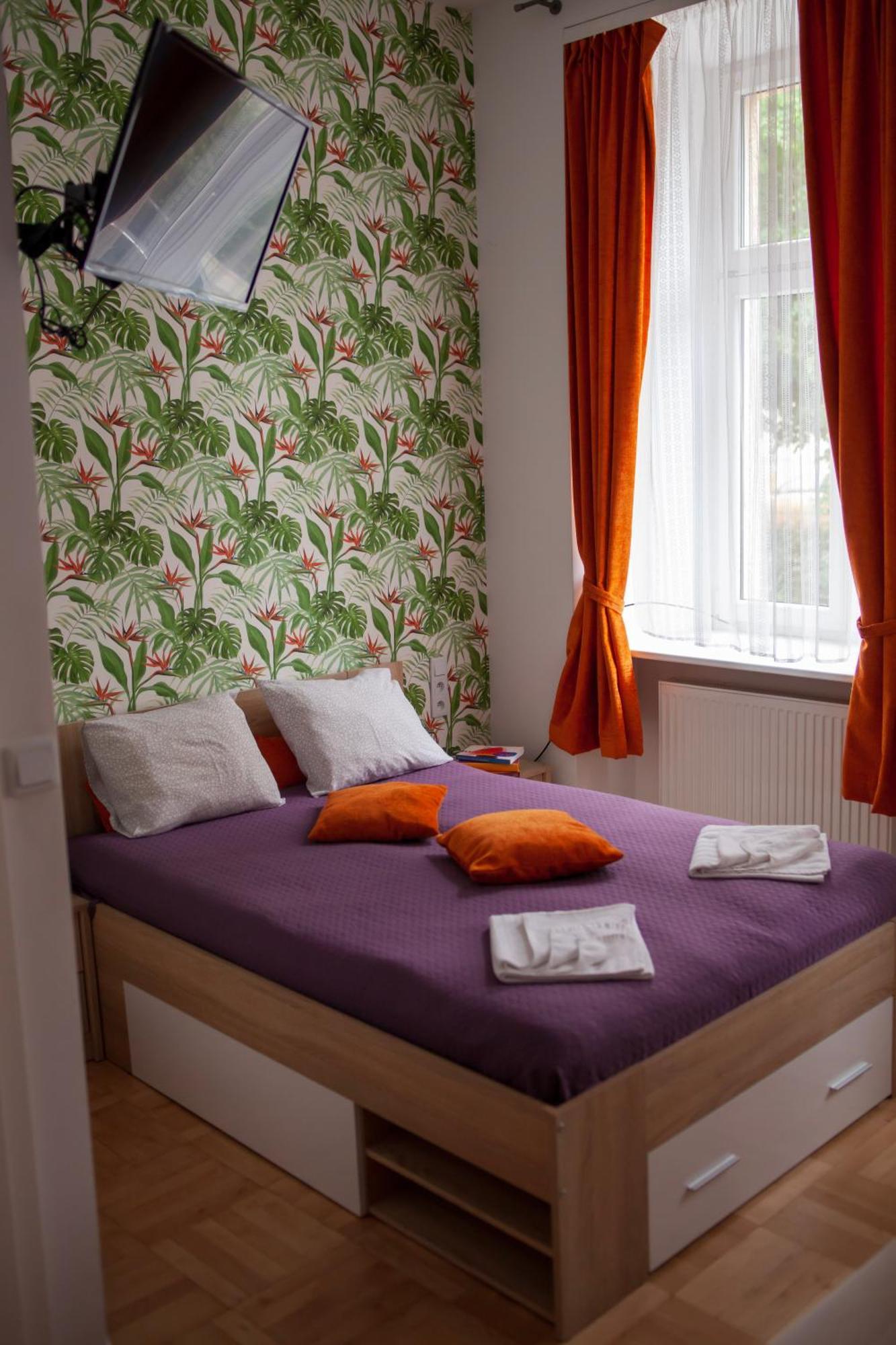 Lukas Guest Rooms Краков Экстерьер фото