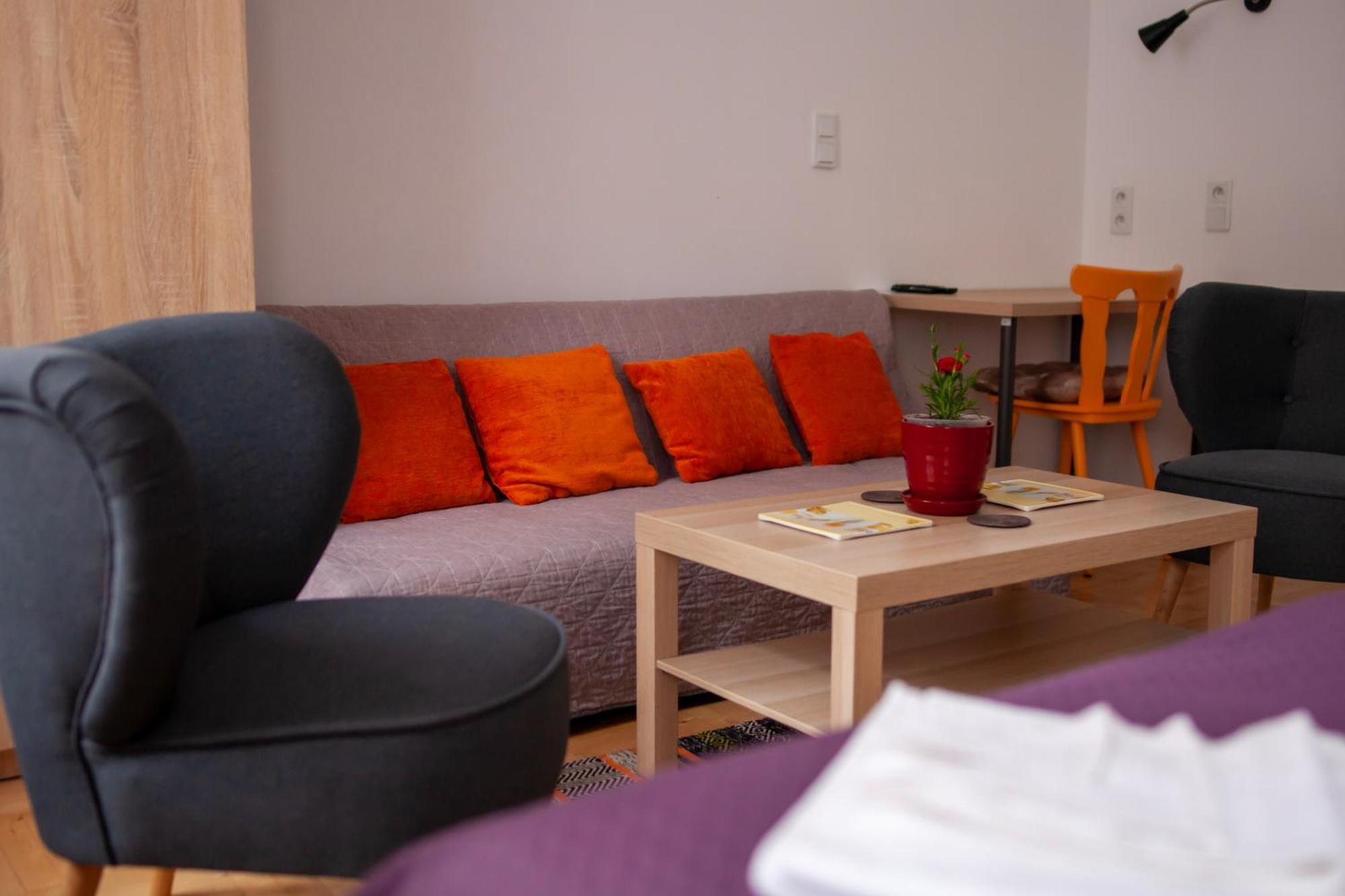 Lukas Guest Rooms Краков Экстерьер фото