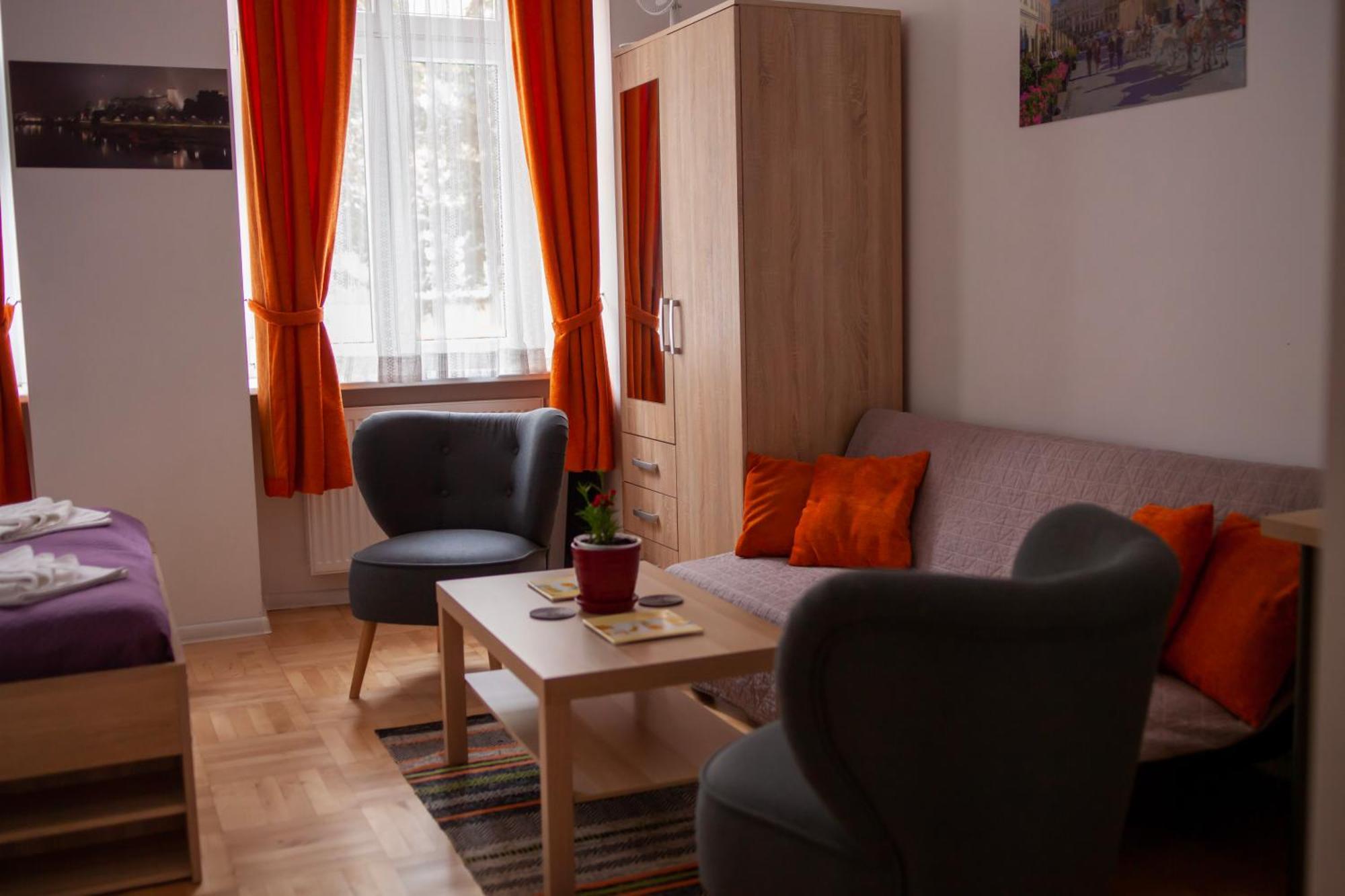 Lukas Guest Rooms Краков Экстерьер фото