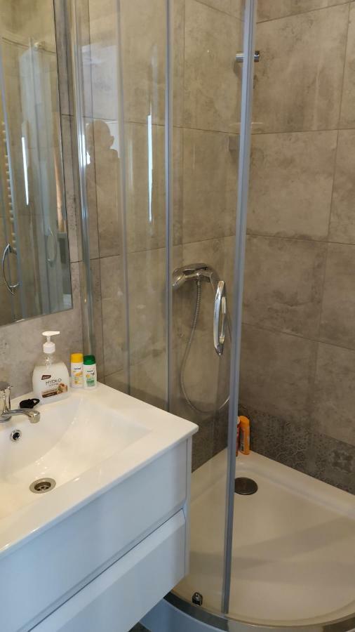 Lukas Guest Rooms Краков Экстерьер фото